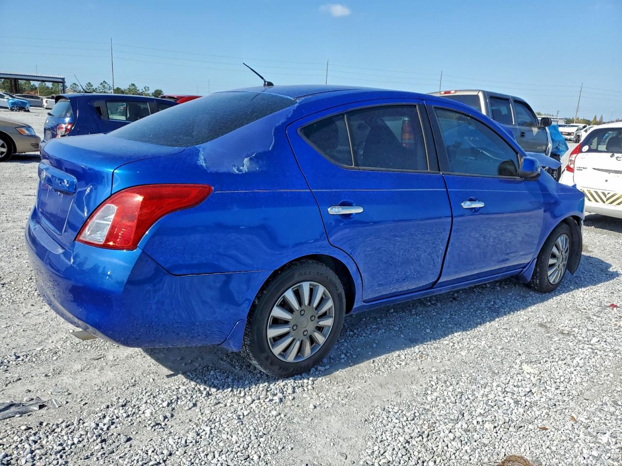 2012 NISSAN VERSA S photo 3