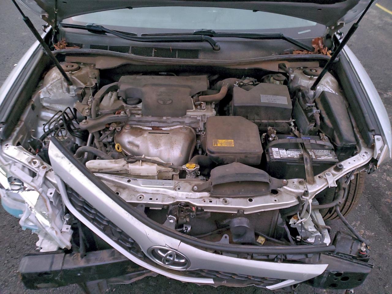 2014 TOYOTA CAMRY L photo 11