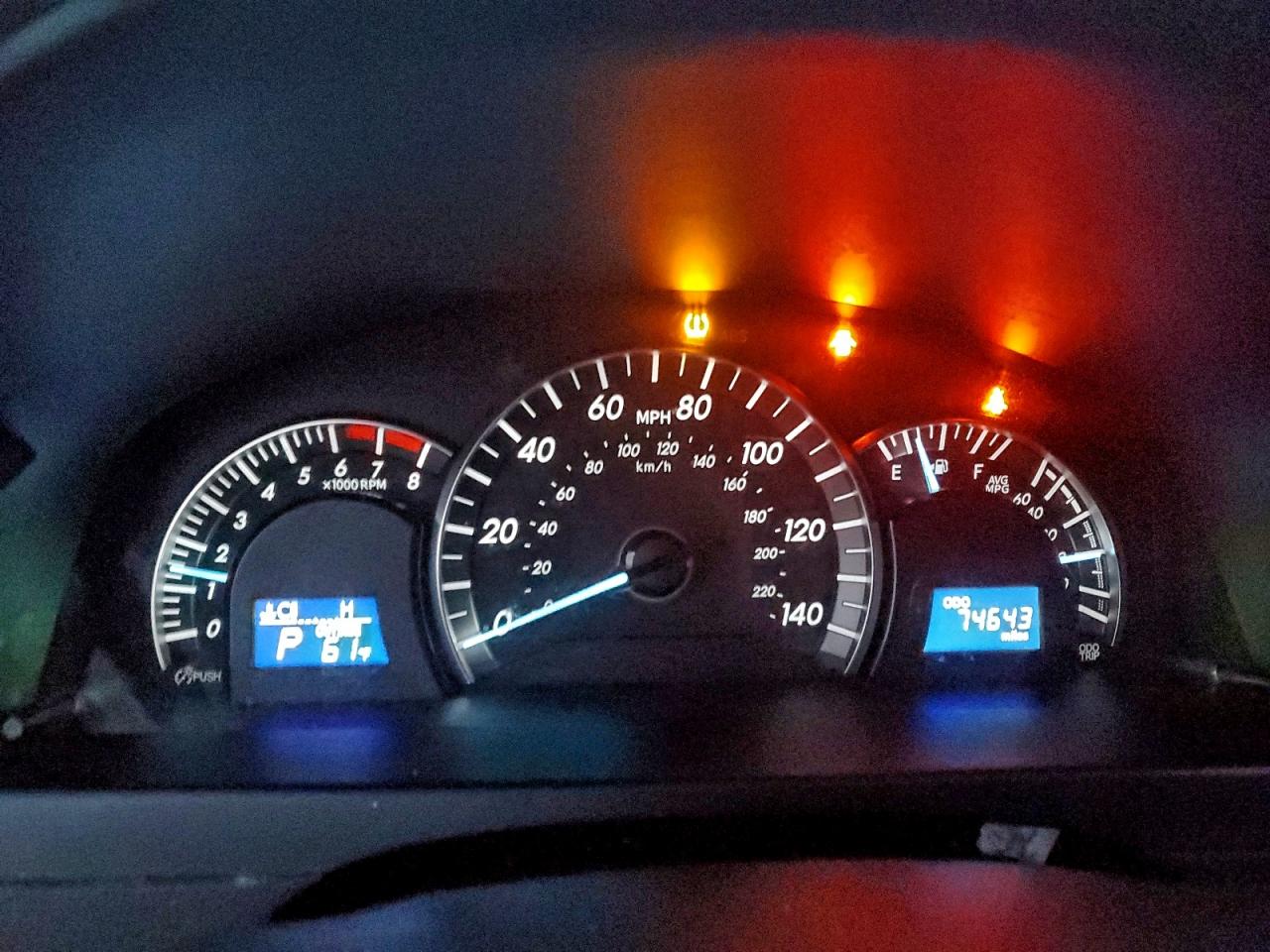 2014 TOYOTA CAMRY L photo 9