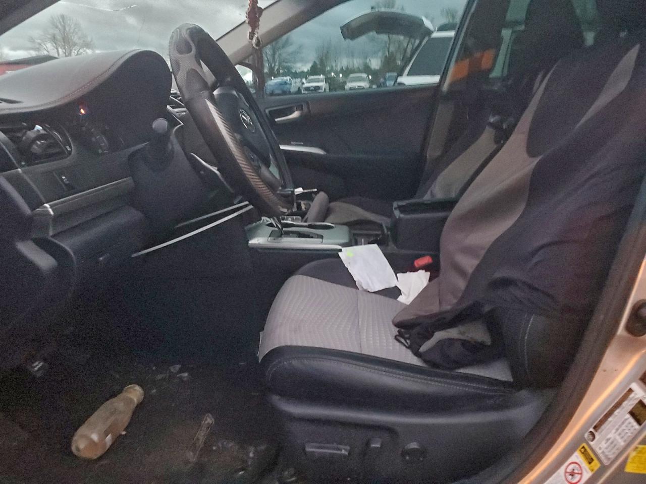 2014 TOYOTA CAMRY L photo 7