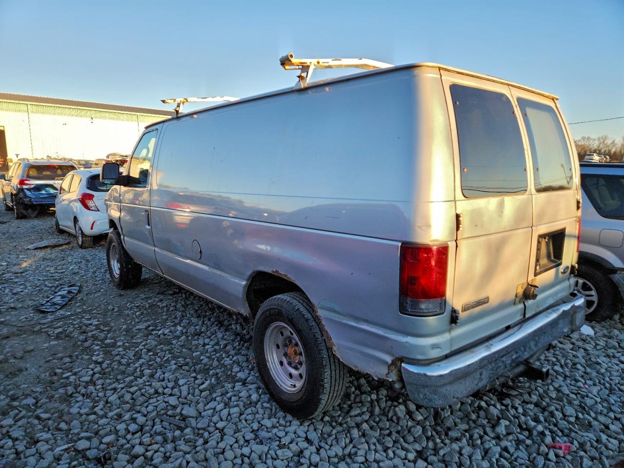 2006 FORD ECONOLINE E250 VAN photo 2