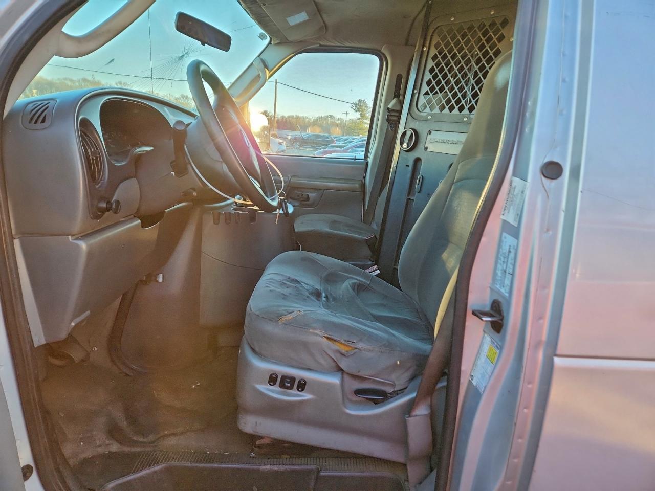 2006 FORD ECONOLINE E250 VAN photo 7