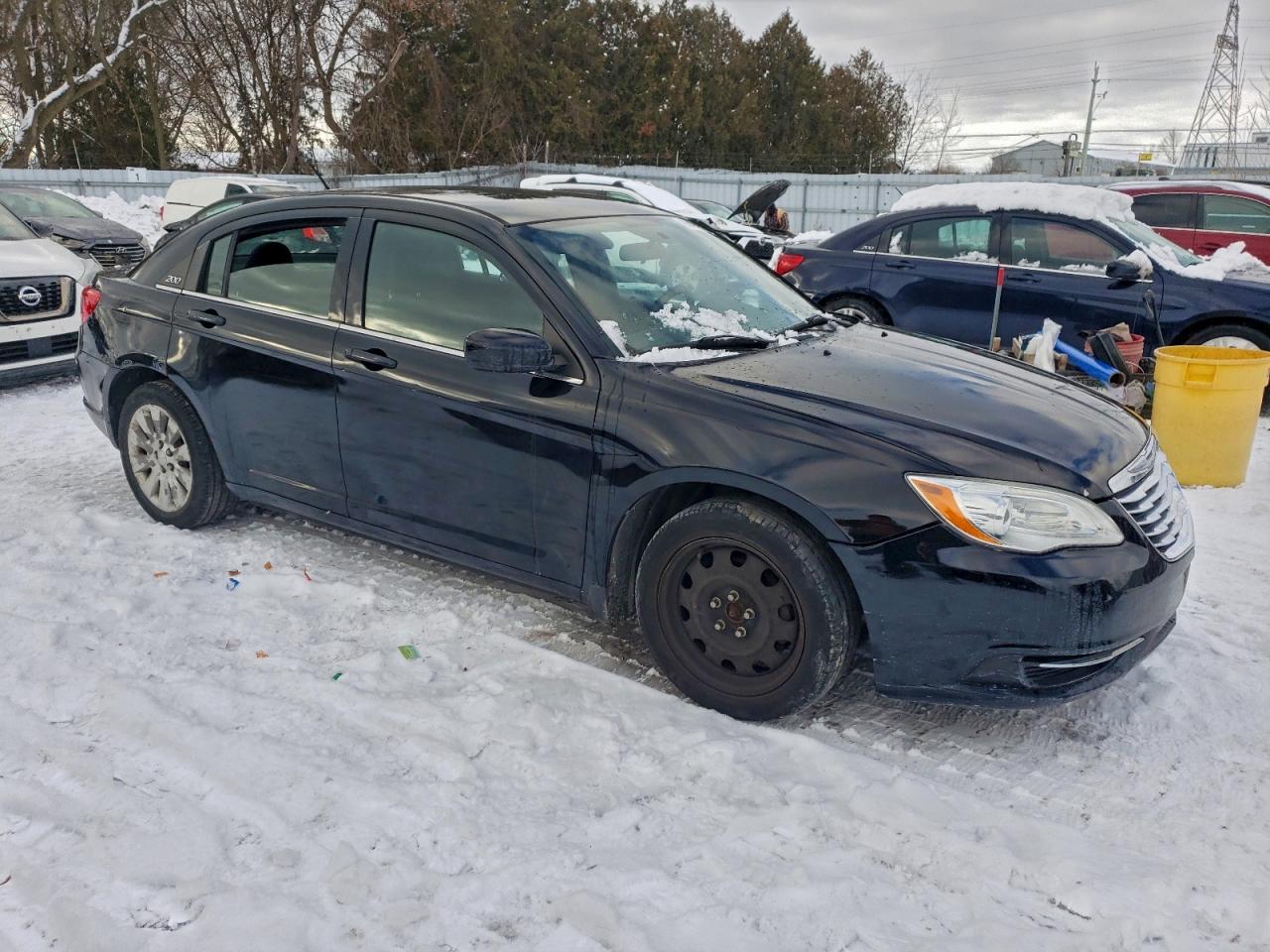 2013 CHRYSLER 200 LX photo 4