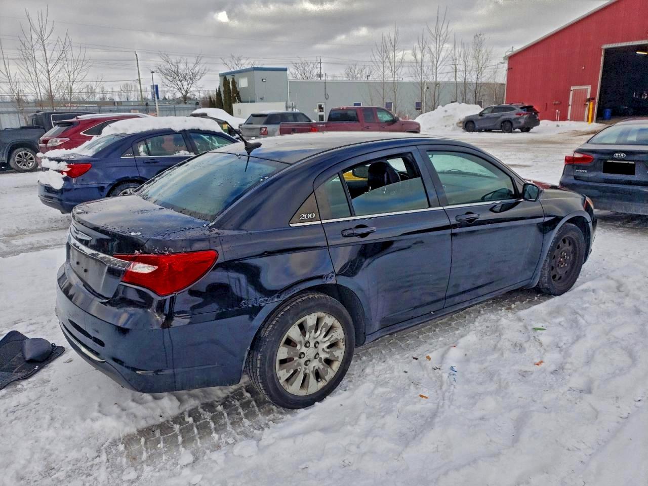 2013 CHRYSLER 200 LX photo 3