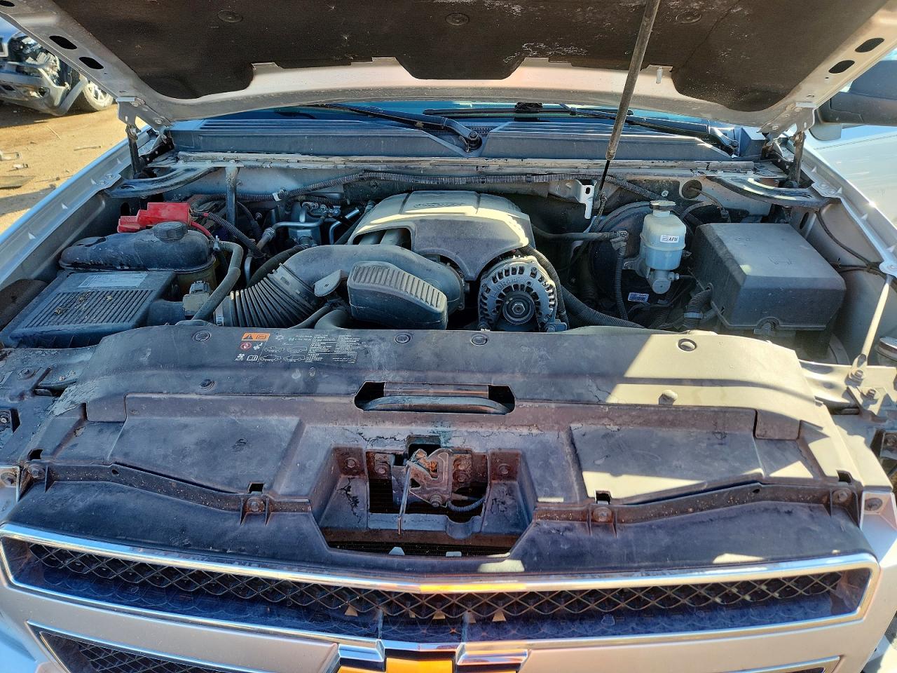 2010 CHEVROLET SUBURBAN K1500 LS photo 11