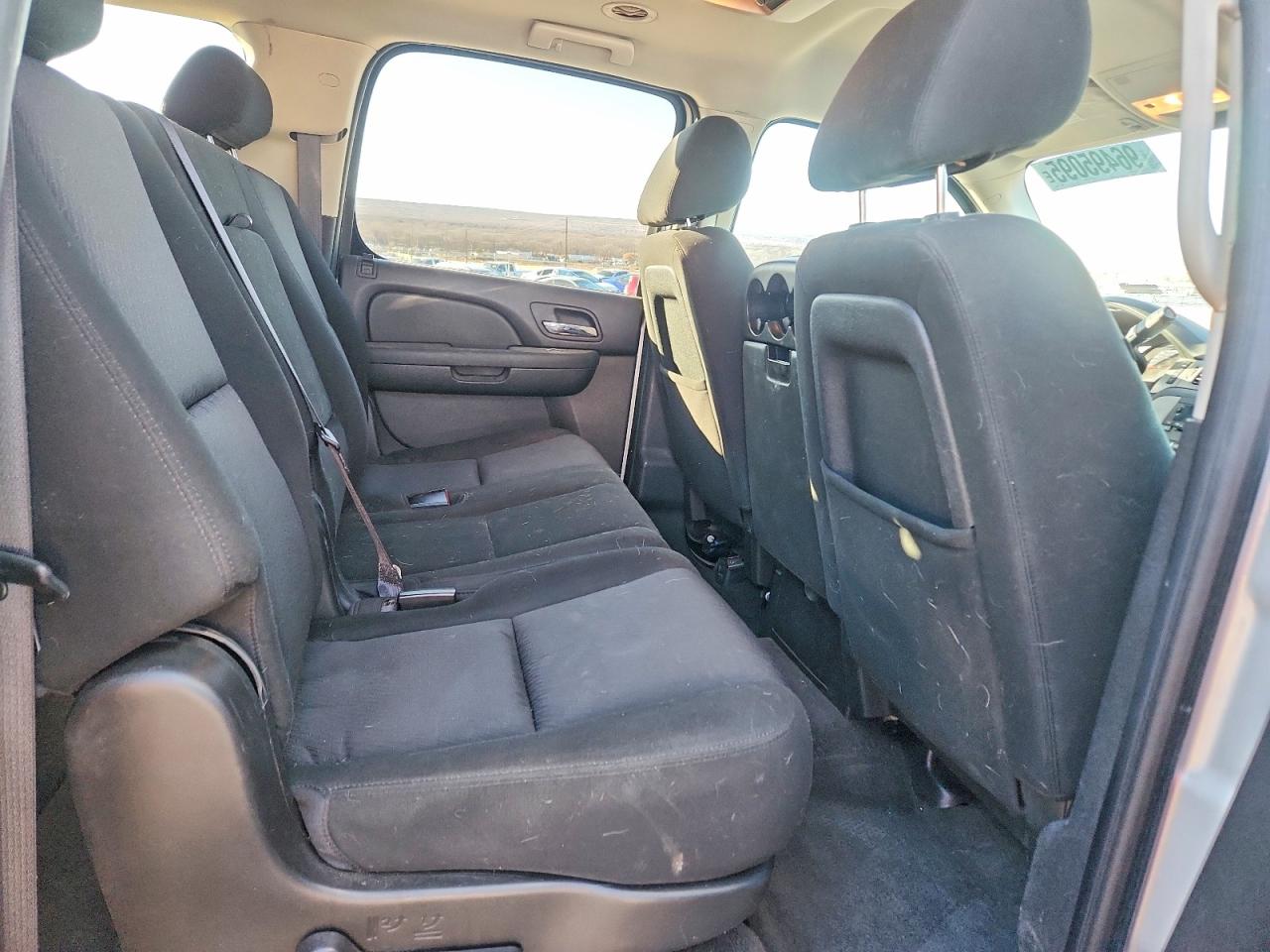 2010 CHEVROLET SUBURBAN K1500 LS photo 10