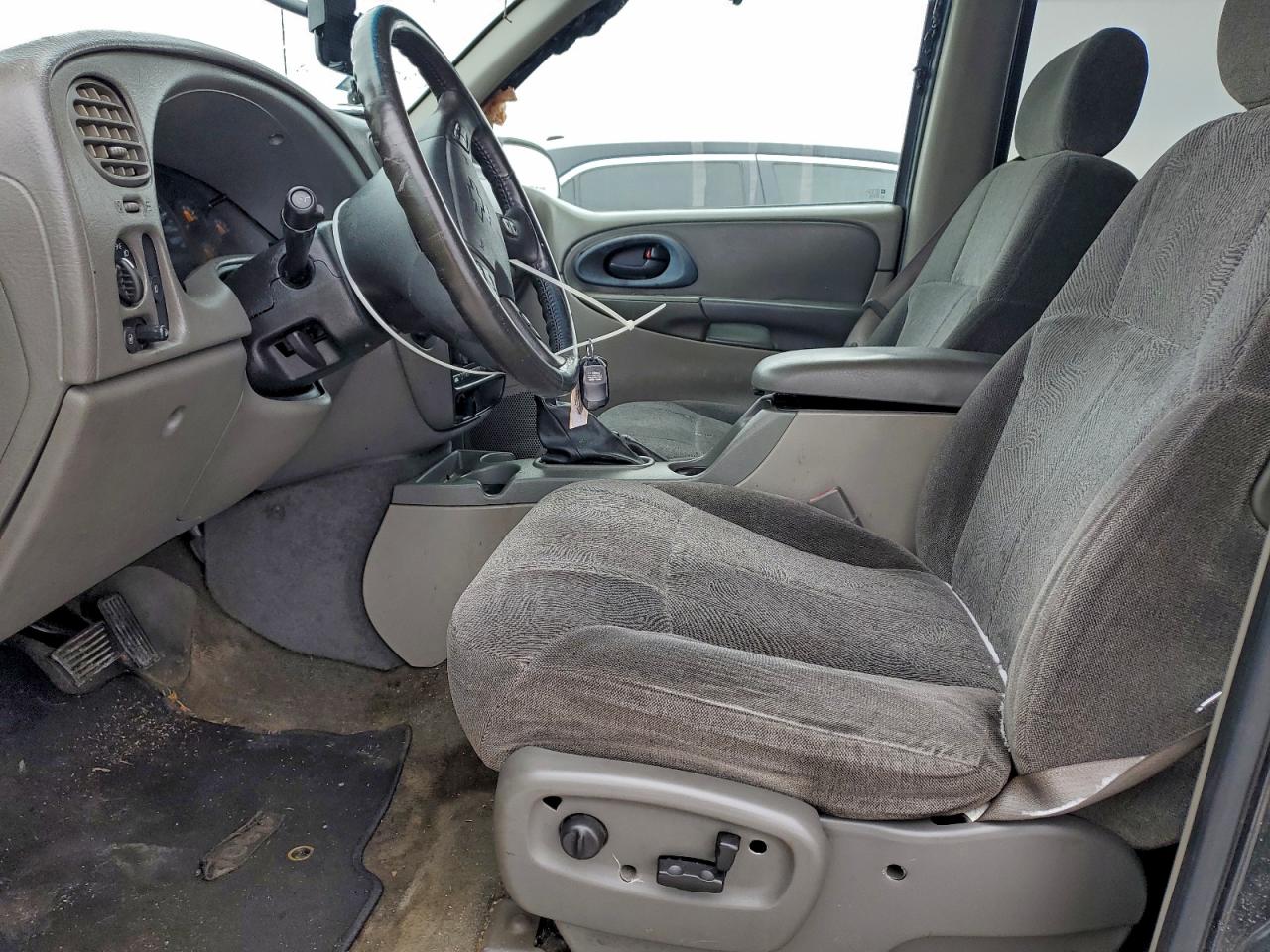 2004 CHEVROLET TRAILBLAZER LS photo 7