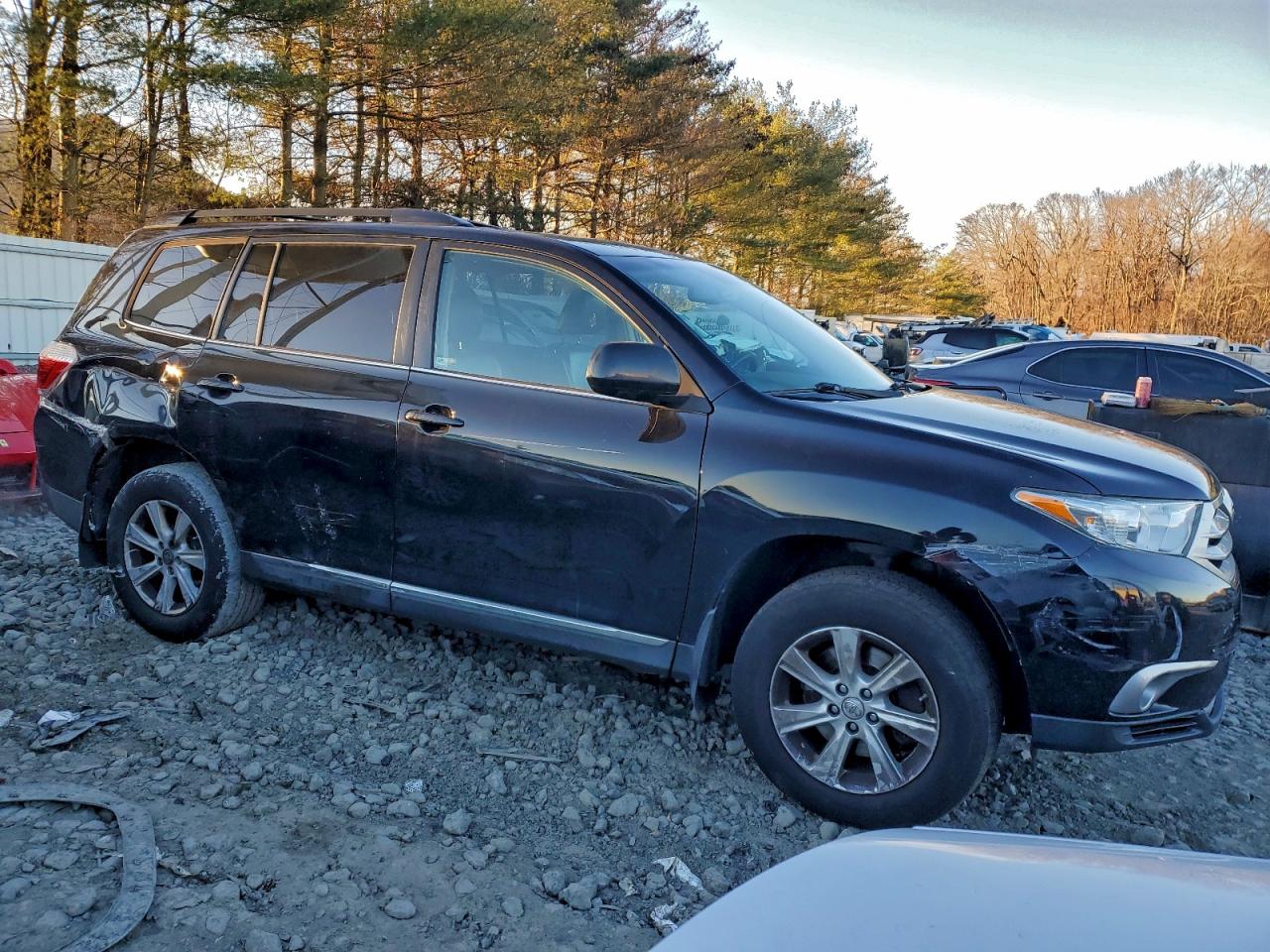 2013 TOYOTA HIGHLANDER BASE photo 4