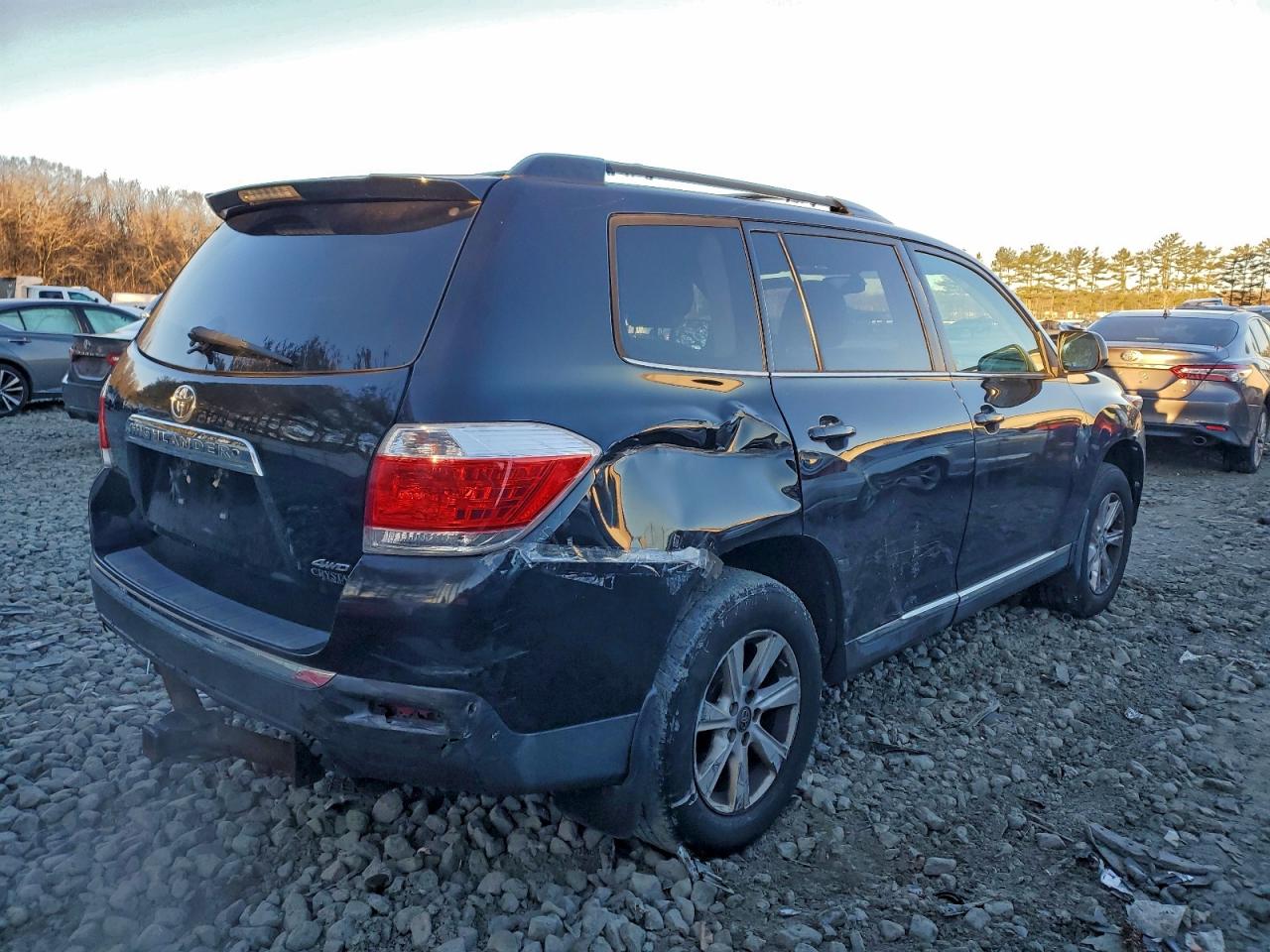 2013 TOYOTA HIGHLANDER BASE photo 3