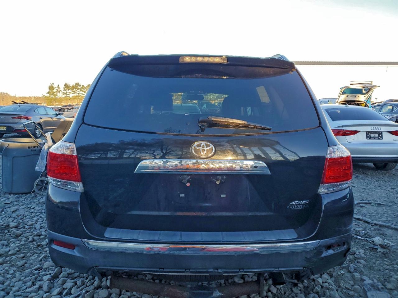 2013 TOYOTA HIGHLANDER BASE photo 6