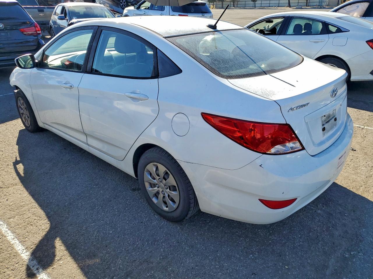 2017 HYUNDAI ACCENT SE photo 2
