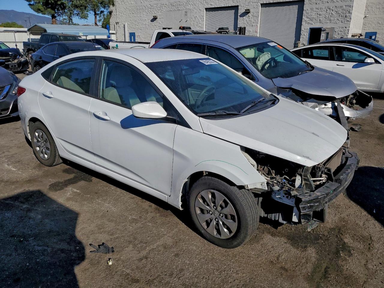 2017 HYUNDAI ACCENT SE photo 4