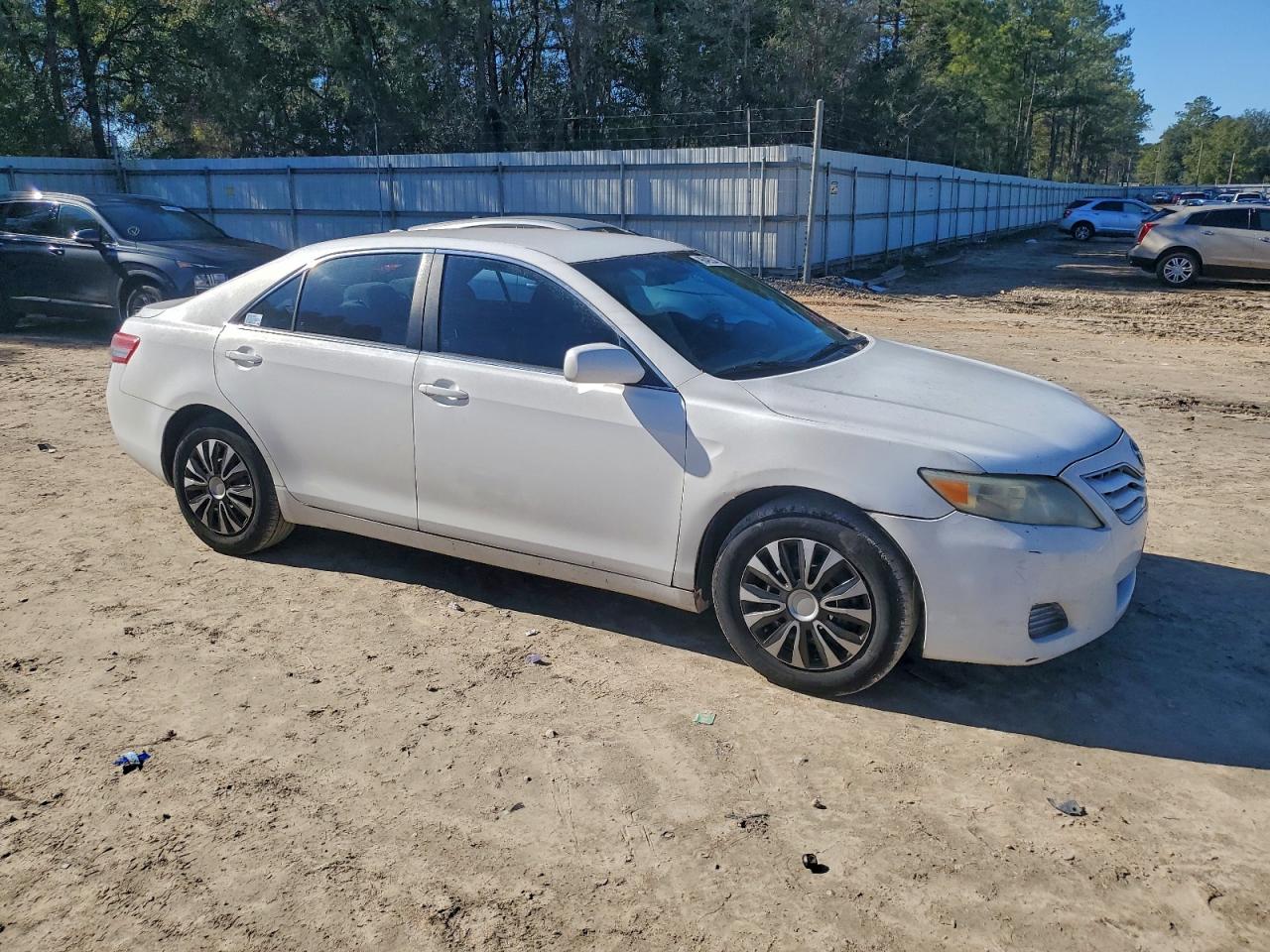 2011 TOYOTA CAMRY BASE photo 4