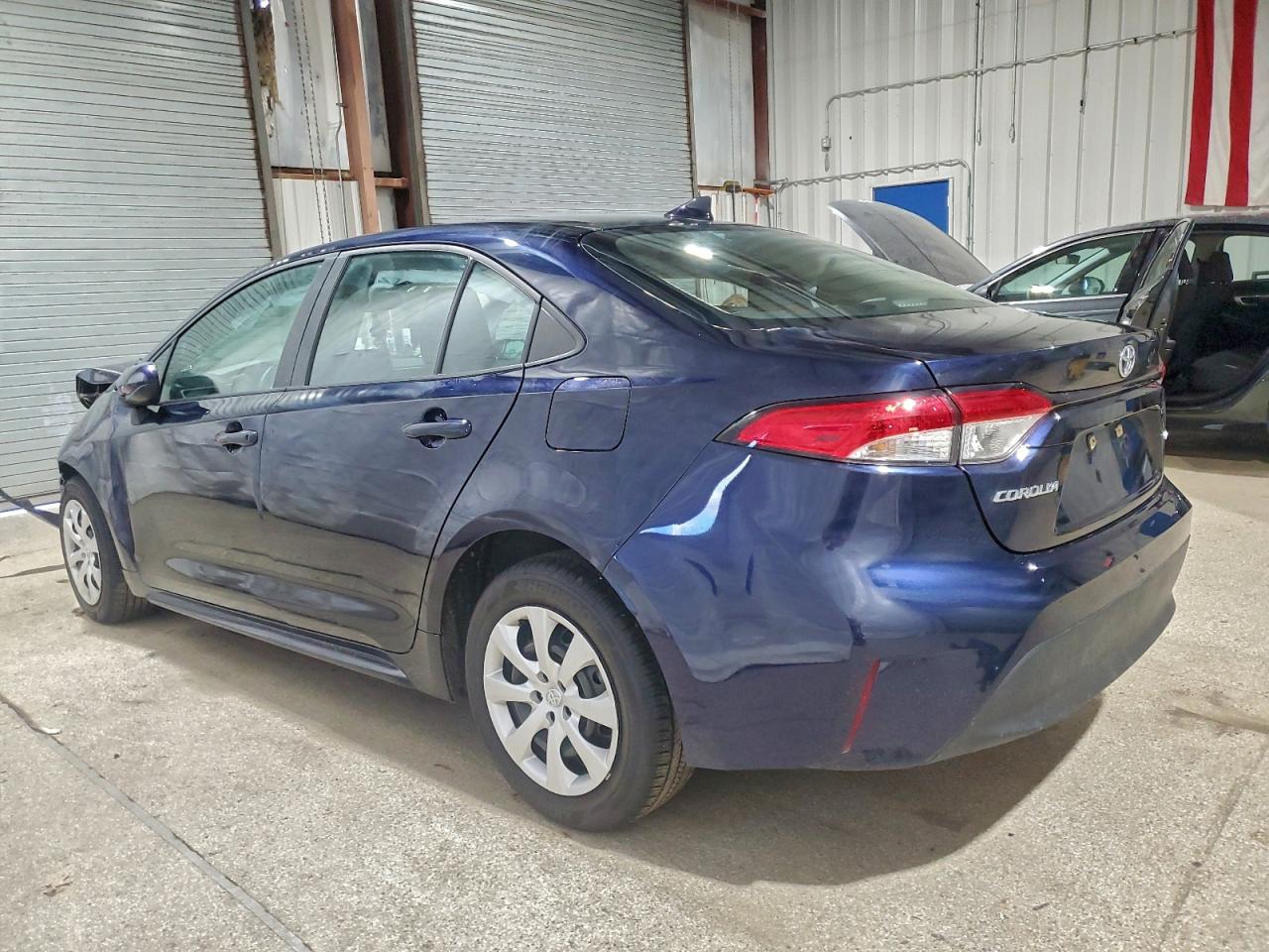 2024 TOYOTA COROLLA LE photo 2