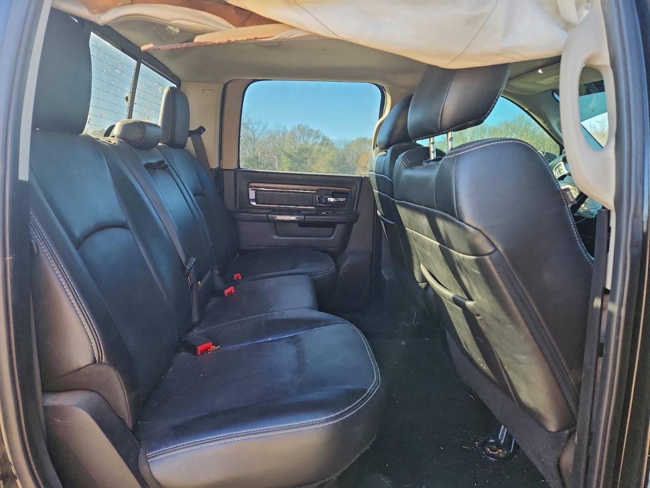 2015 RAM 1500 LARAMIE photo 10