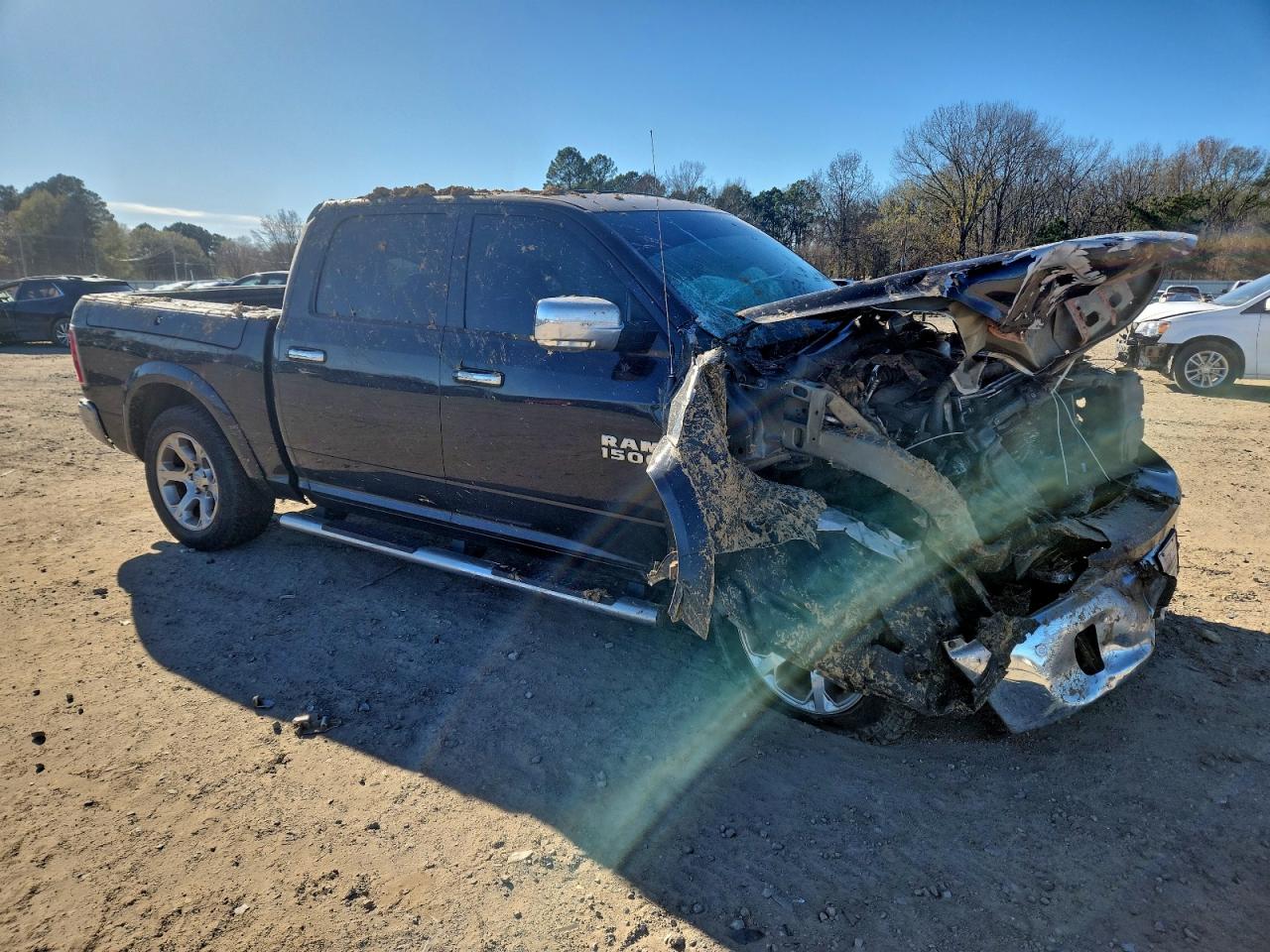 2015 RAM 1500 LARAMIE photo 4