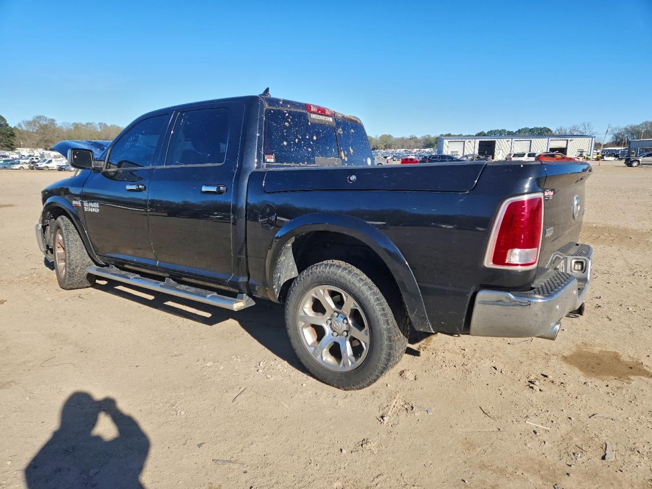 2015 RAM 1500 LARAMIE photo 2