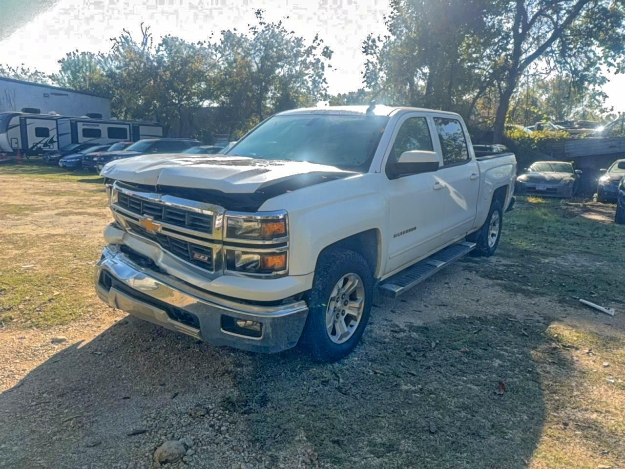 2015 CHEVROLET SILVERADO K1500 LT photo 2