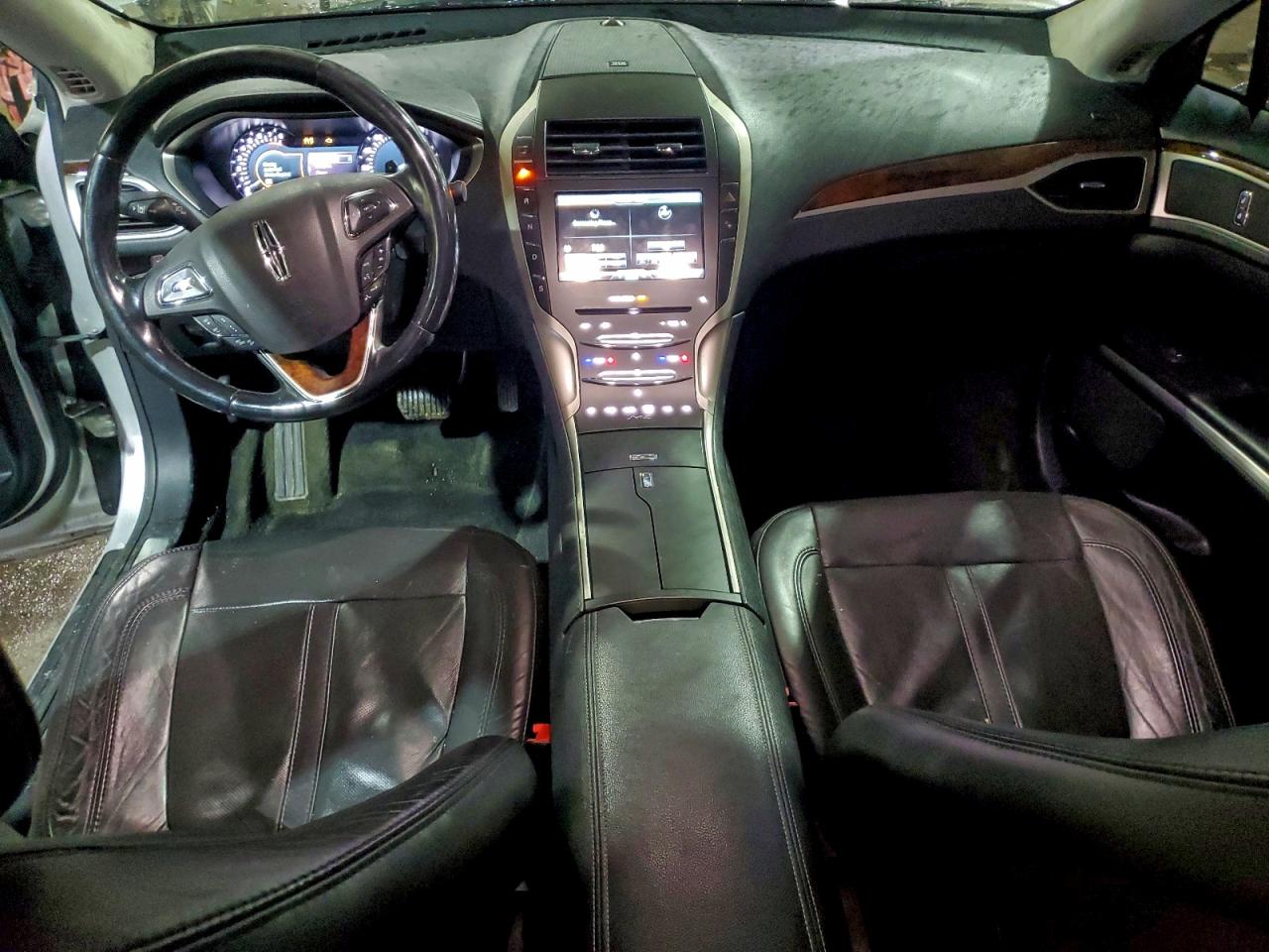 2016 LINCOLN MKZ photo 8