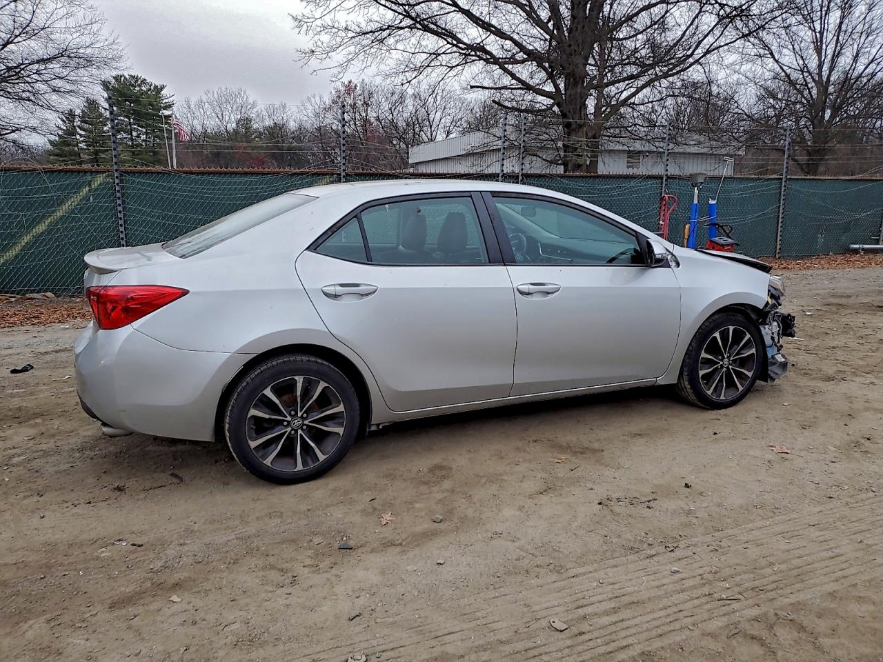2017 TOYOTA COROLLA L photo 5