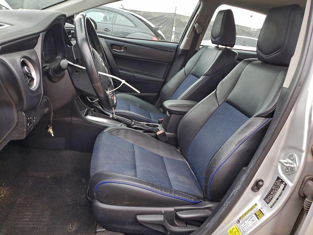 2017 TOYOTA COROLLA L photo 13
