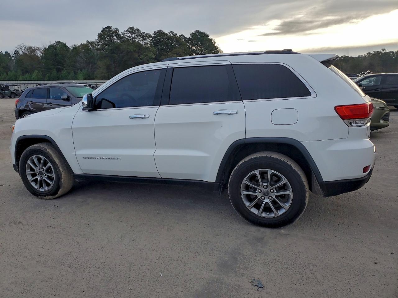 2015 JEEP GRAND CHEROKEE LIMITED photo 2