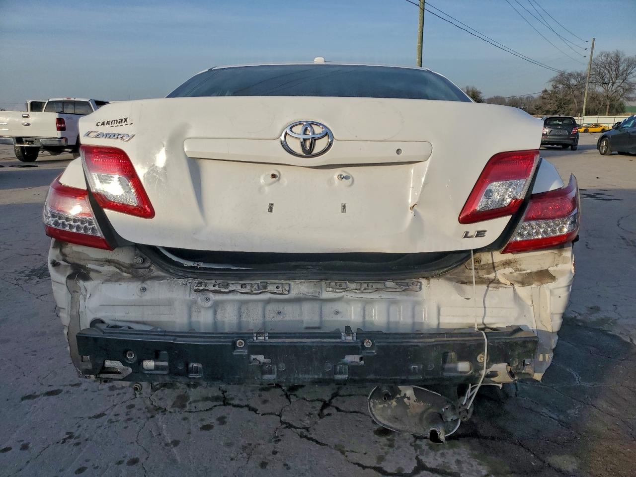2011 TOYOTA CAMRY BASE photo 6