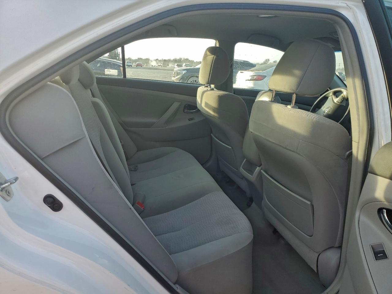 2011 TOYOTA CAMRY BASE photo 10