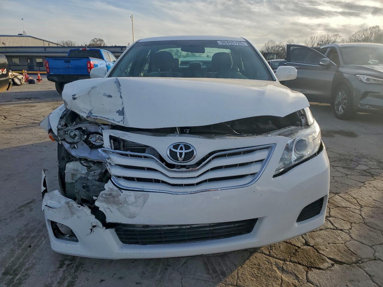2011 TOYOTA CAMRY BASE photo 5