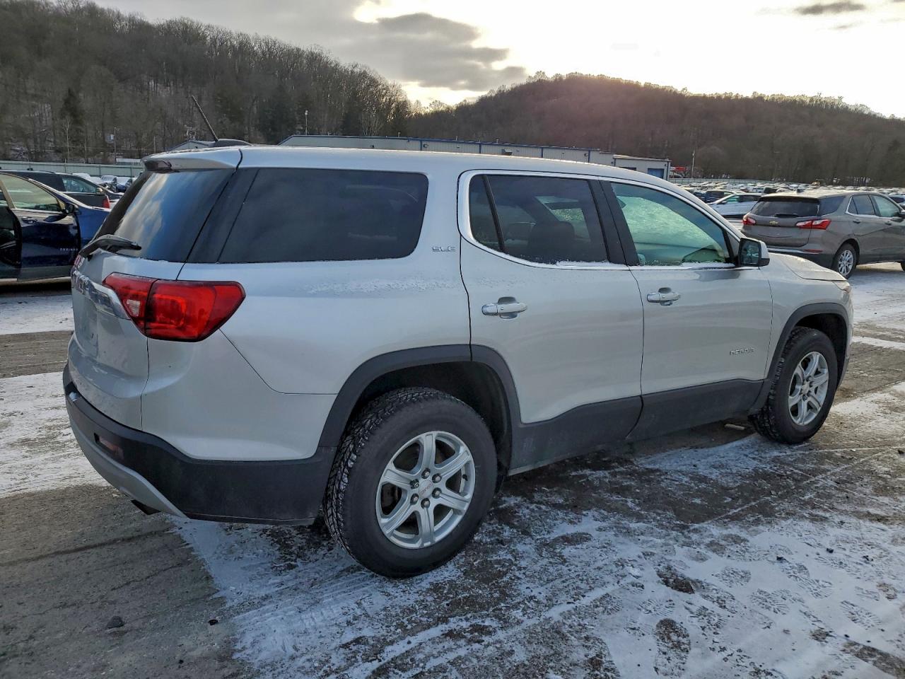 2019 GMC ACADIA SLE photo 3