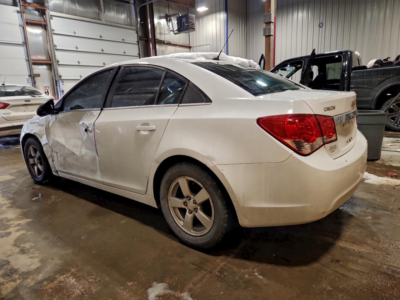 2014 CHEVROLET CRUZE LT photo 2