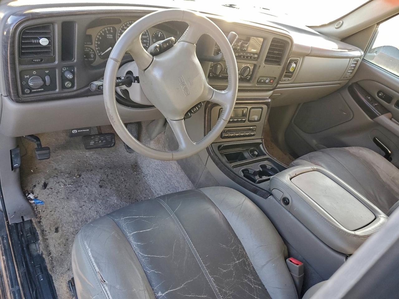 2002 GMC SUBURBAN photo 22