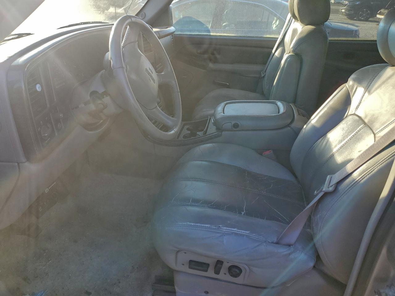 2002 GMC SUBURBAN photo 19