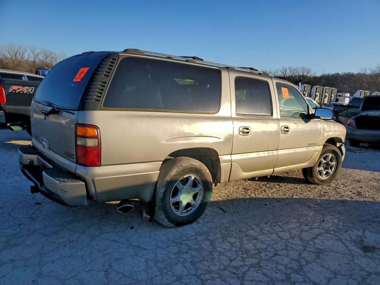2002 GMC SUBURBAN photo 7