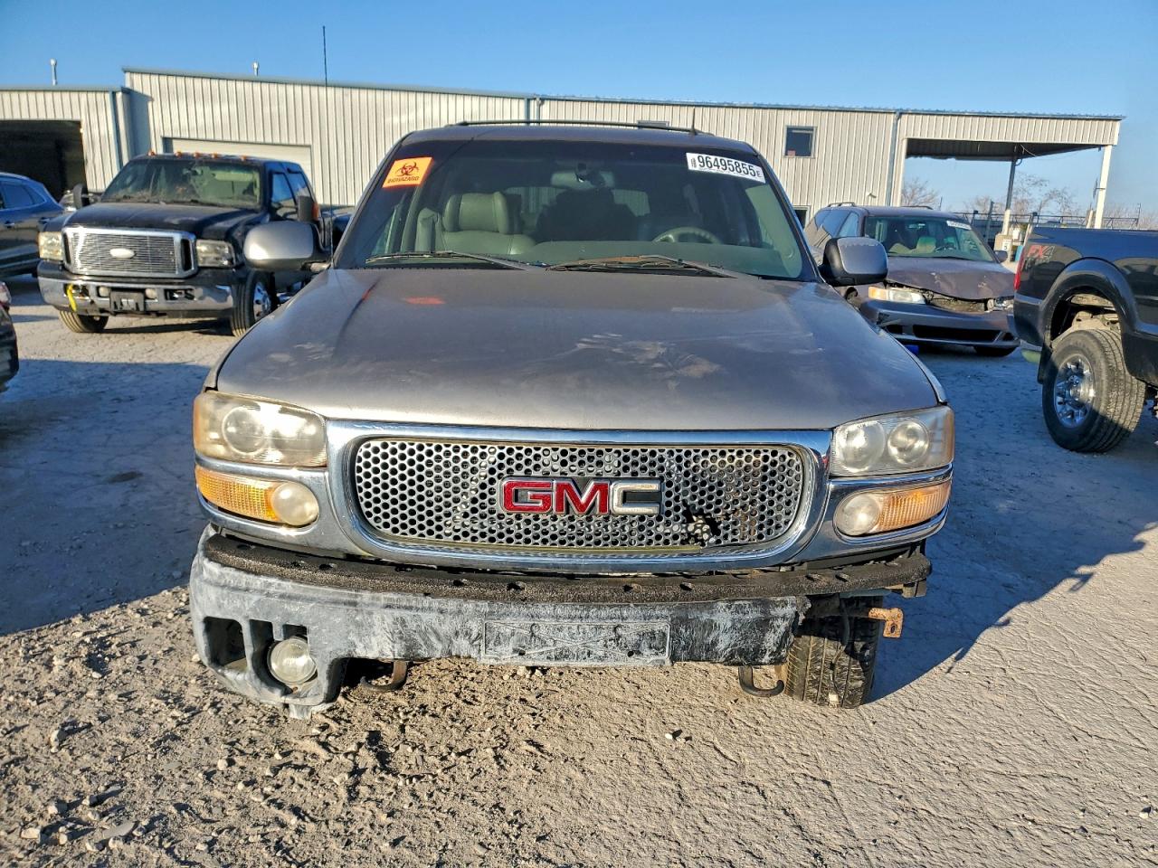 2002 GMC SUBURBAN photo 13