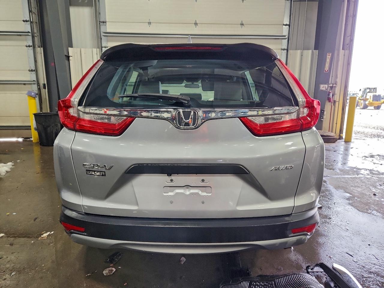 2017 HONDA CR-V LX photo 6