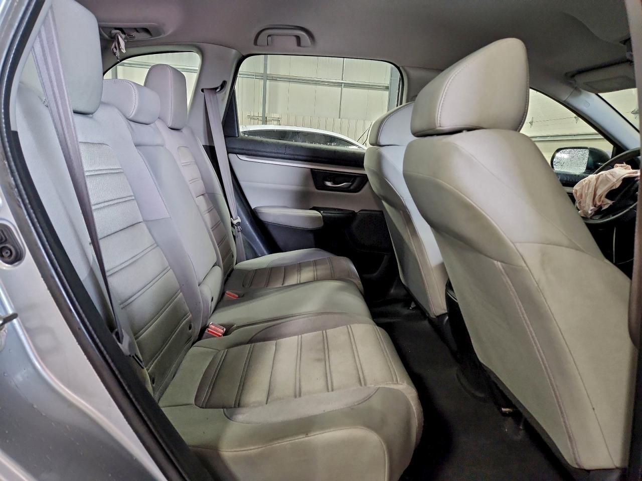 2017 HONDA CR-V LX photo 11