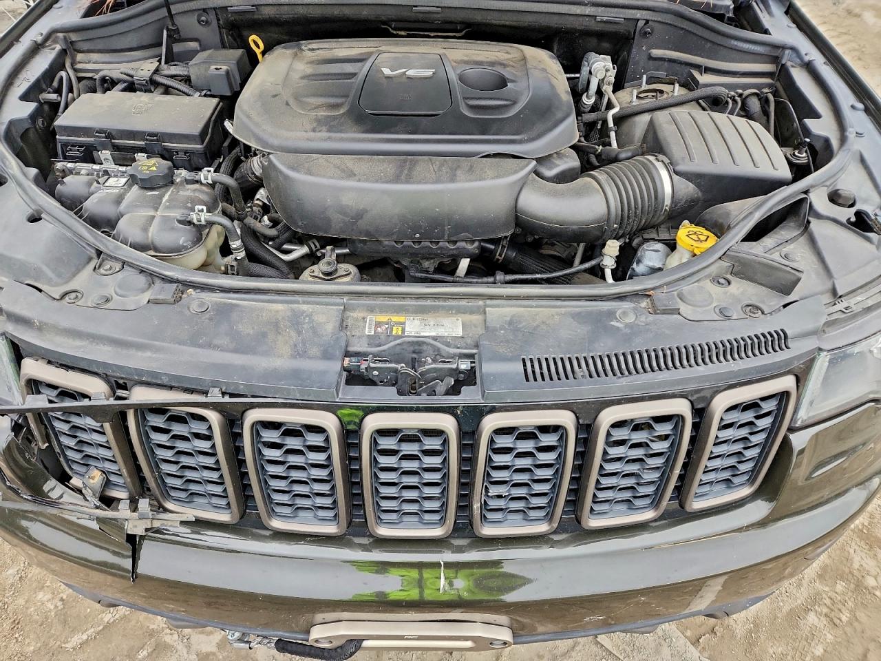 2016 JEEP GRAND CHEROKEE LAREDO photo 12