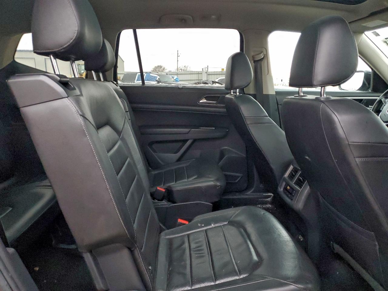 2018 VOLKSWAGEN ATLAS SEL PREMIUM photo 11