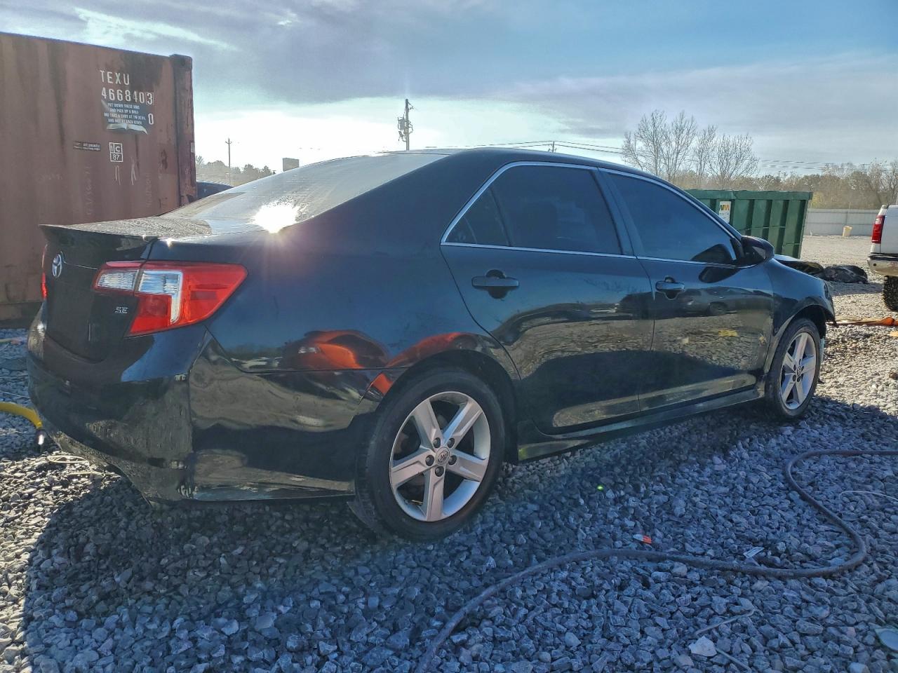 2014 TOYOTA CAMRY L photo 3