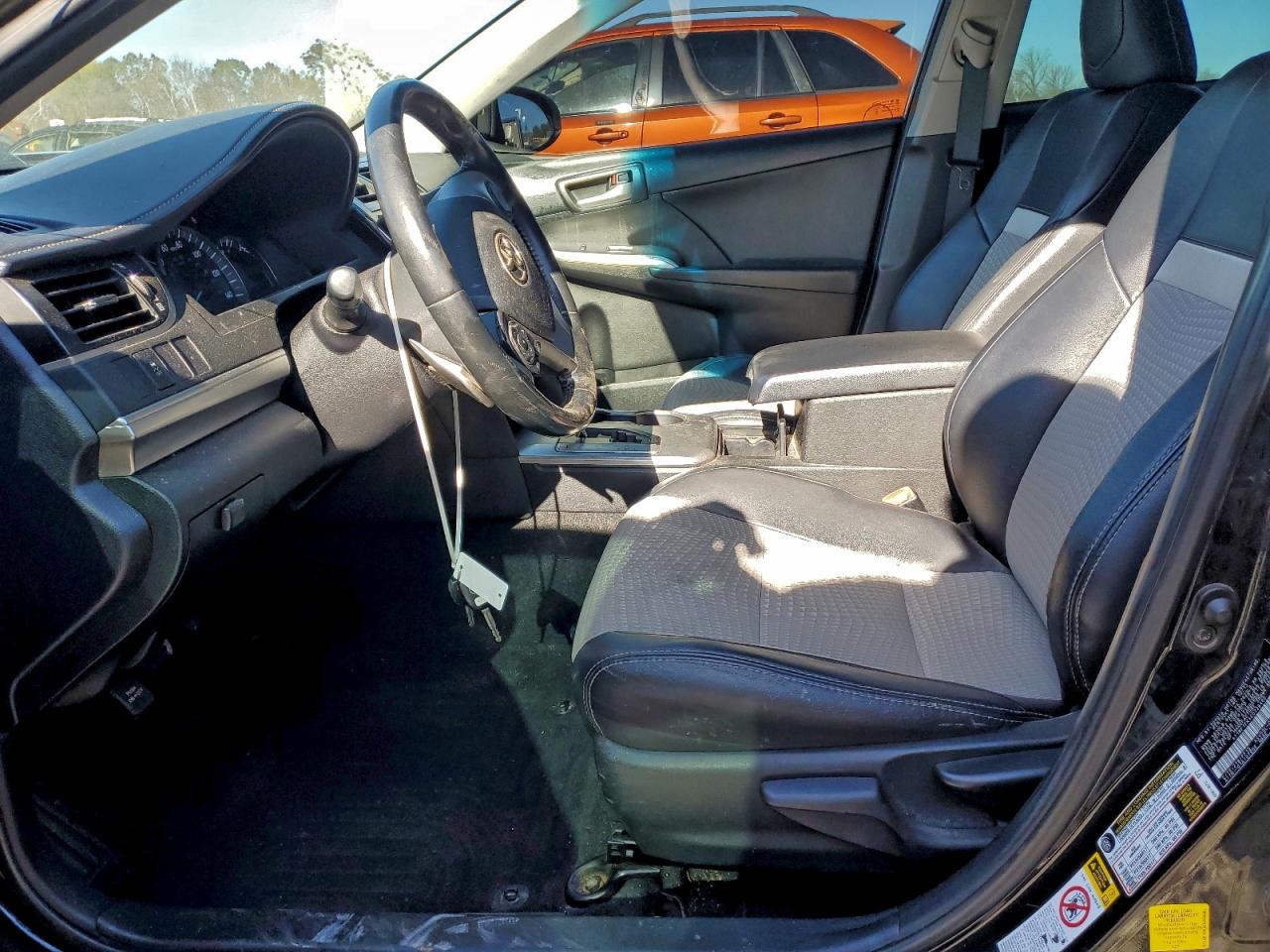 2014 TOYOTA CAMRY L photo 7