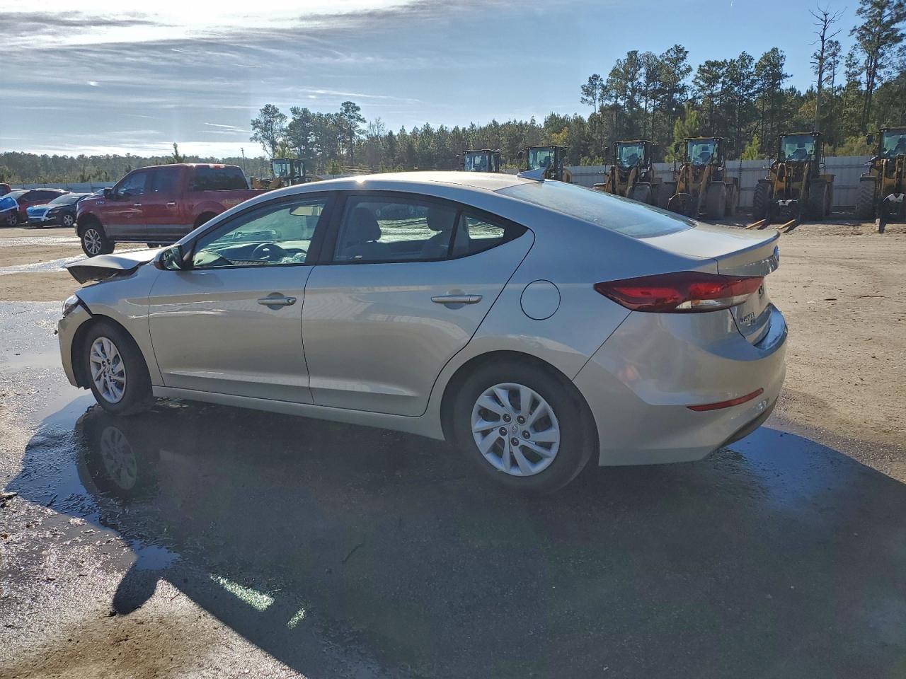 2018 HYUNDAI ELANTRA SE photo 2