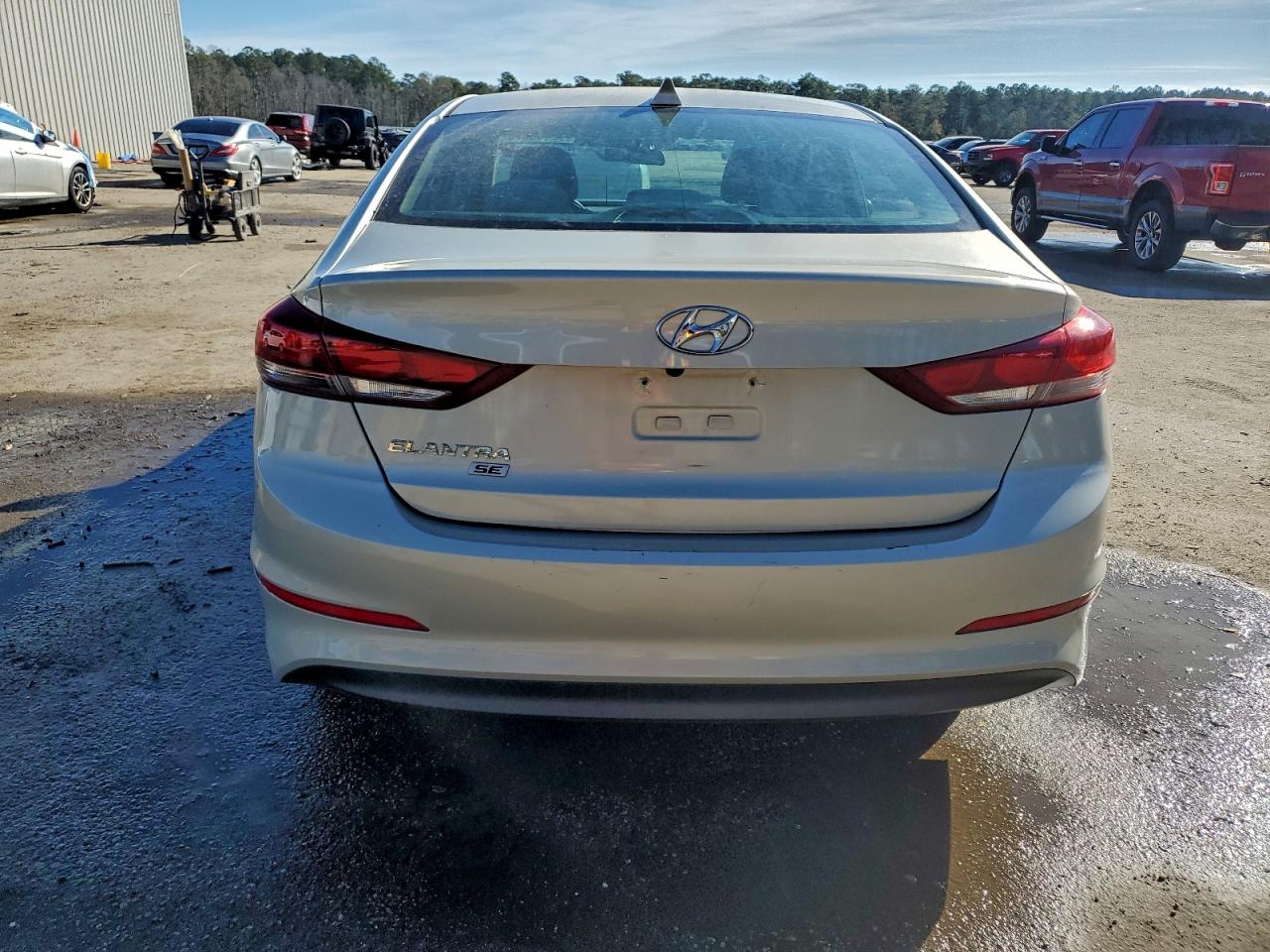 2018 HYUNDAI ELANTRA SE photo 6