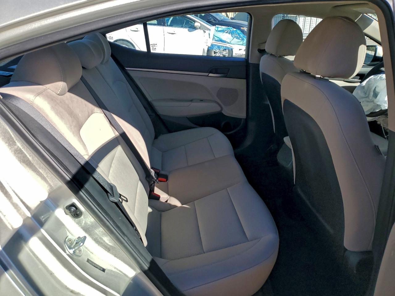 2018 HYUNDAI ELANTRA SE photo 10