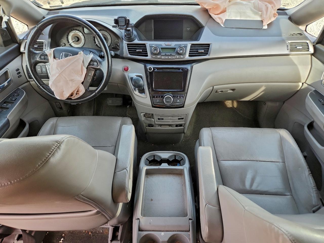 2014 HONDA ODYSSEY TOURING photo 8