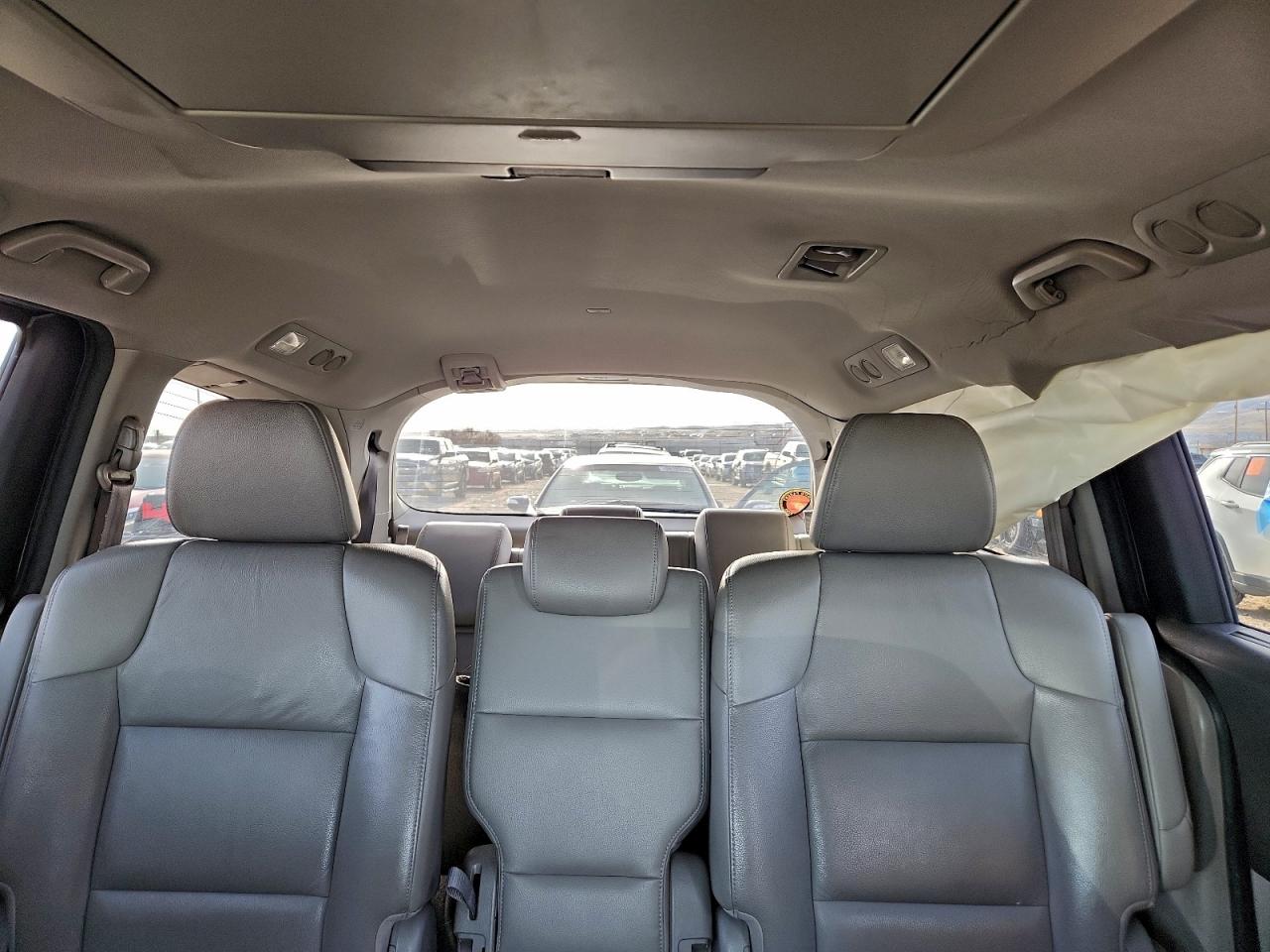 2014 HONDA ODYSSEY TOURING photo 10