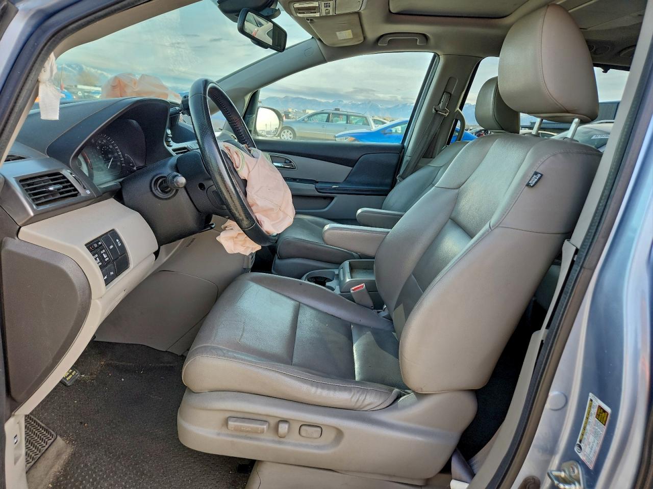 2014 HONDA ODYSSEY TOURING photo 7