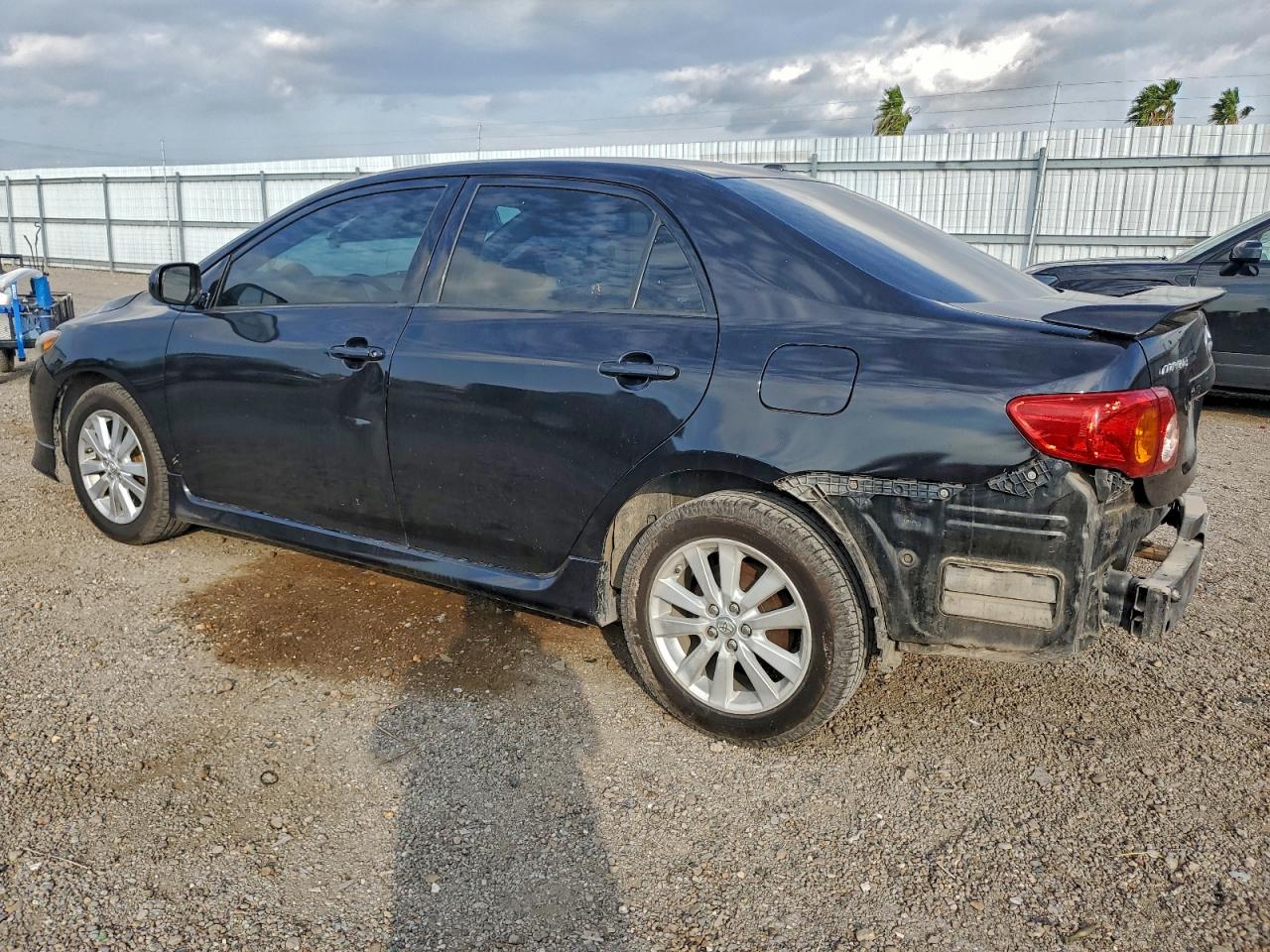 2010 TOYOTA COROLLA BASE photo 2
