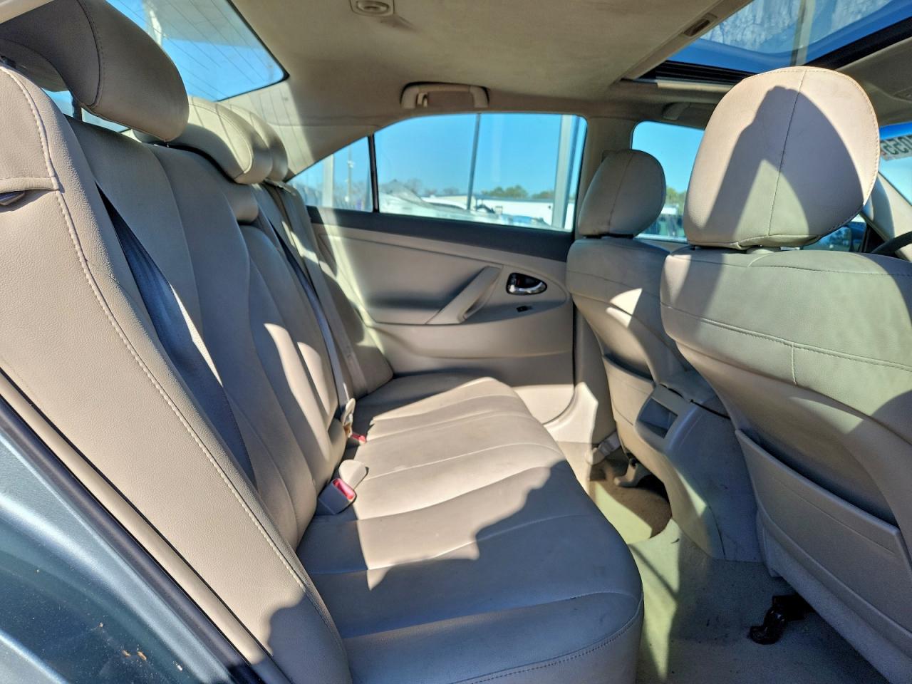 2011 TOYOTA CAMRY BASE photo 10