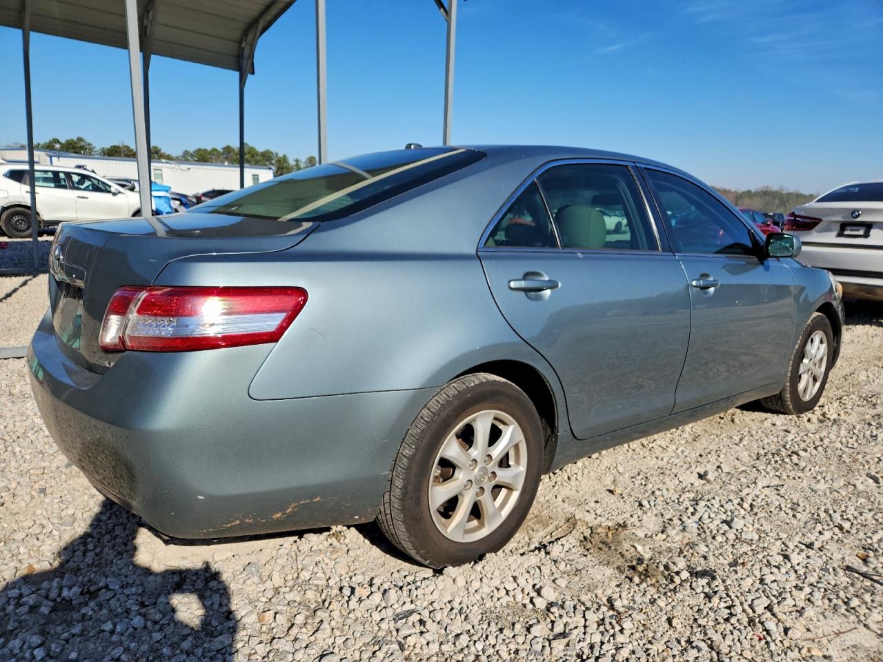 2011 TOYOTA CAMRY BASE photo 3